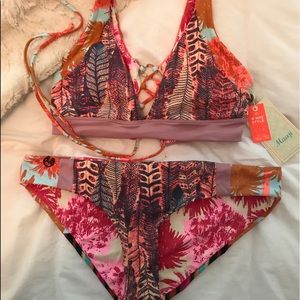 NWT fixed halter 4 way wear bikini